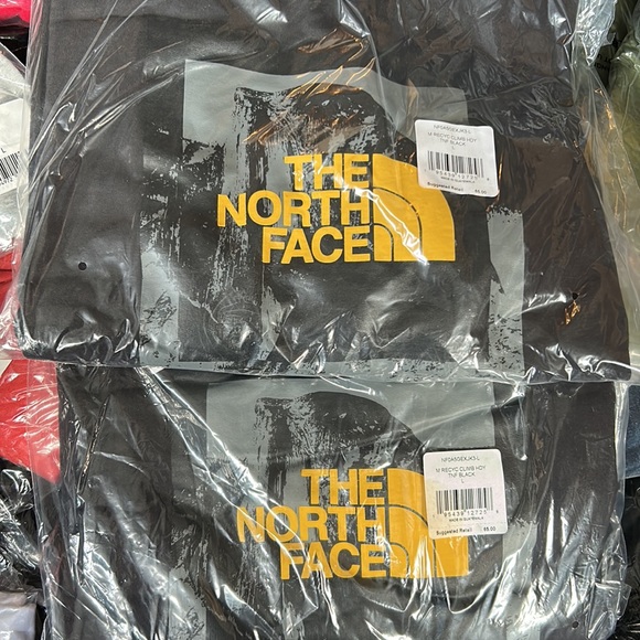 The North Face Men’s recycled climb graphic hoodie - Picture 3 of 5
